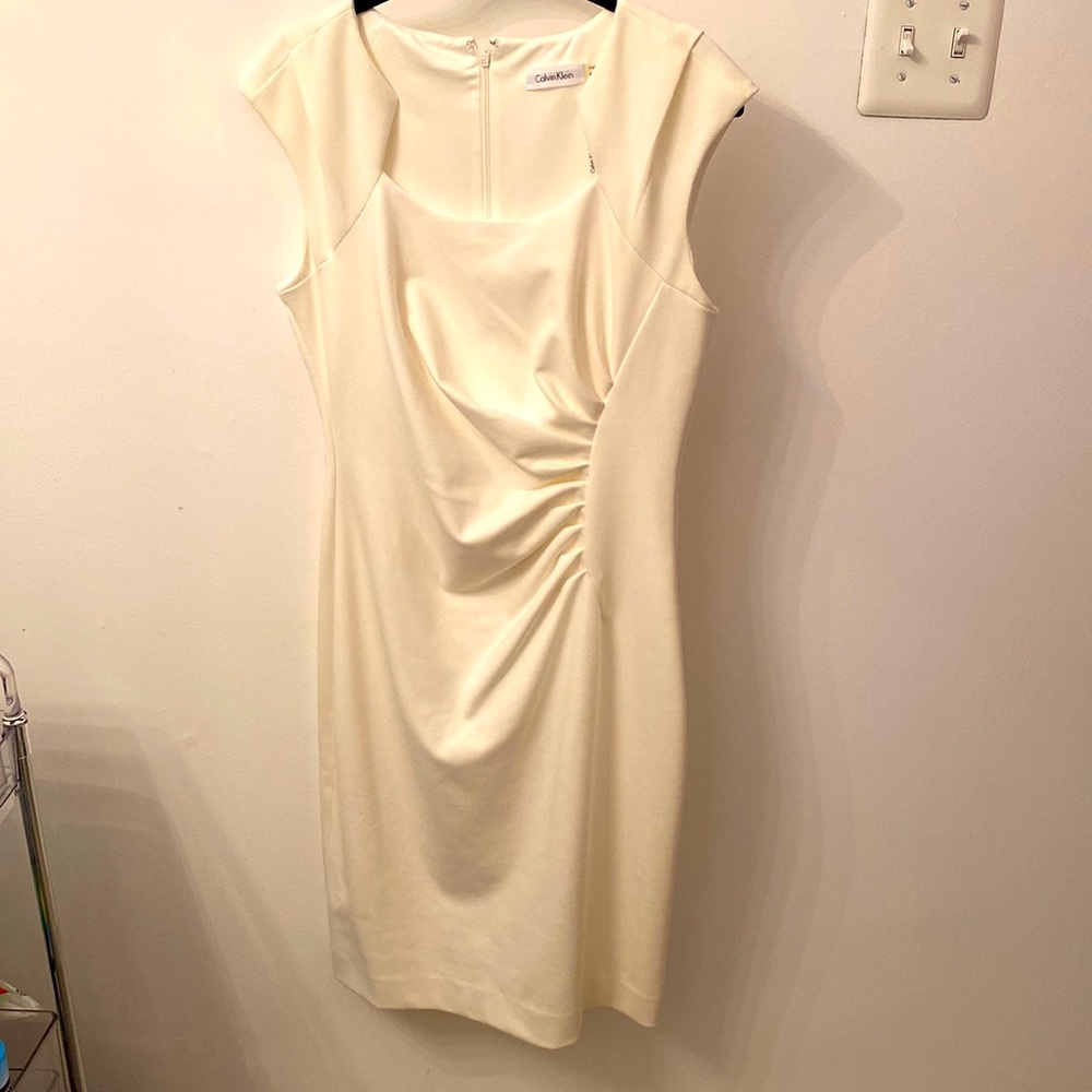 Calvin Klein fitted dress - Size 6